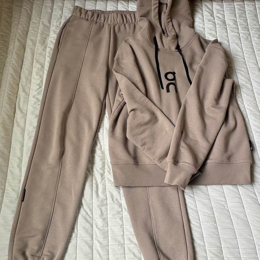 On Sweatpants & Hoodie Set (xs, cinder)